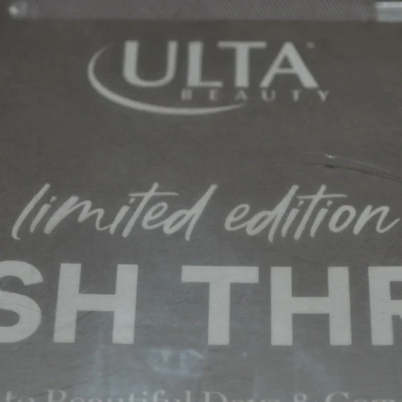 Ulta Beauty gray plush cozy blanket - NWT - Picture 9 of 9